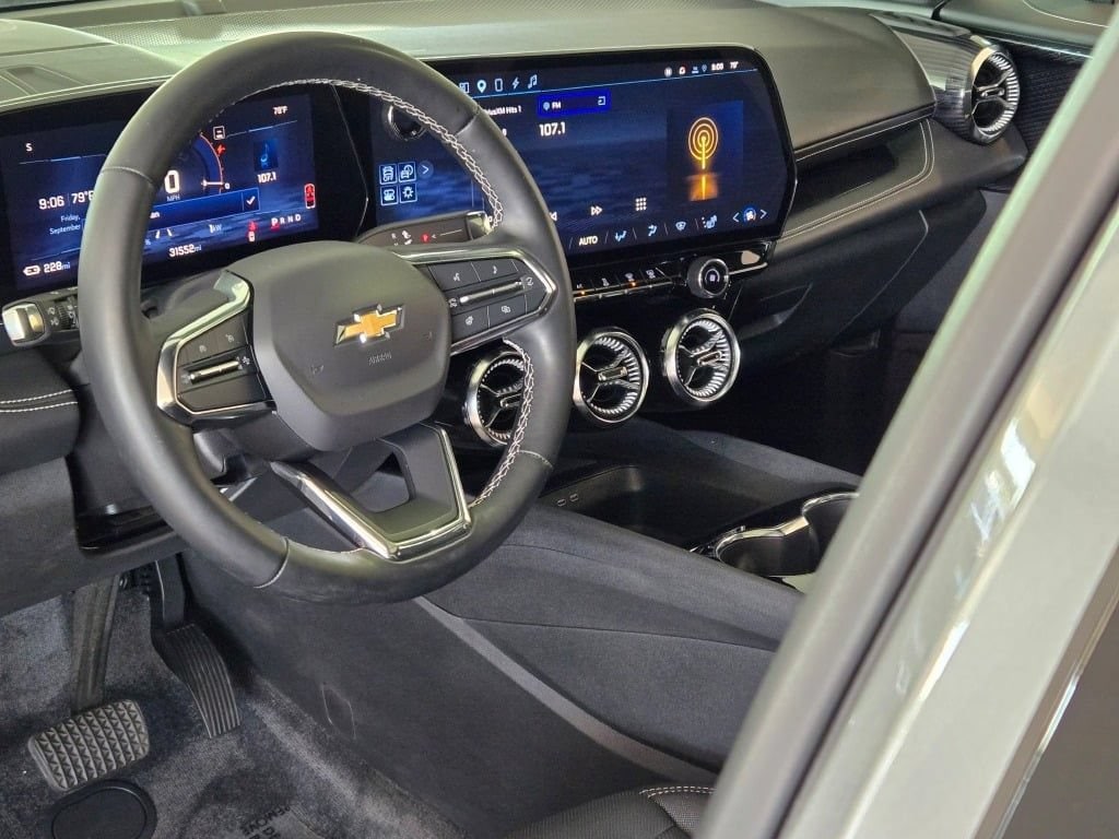 2024 Chevrolet Blazer EV LT - Photo 22