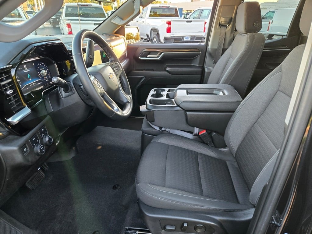 2023 Chevrolet Silverado 1500 LT - Photo 20