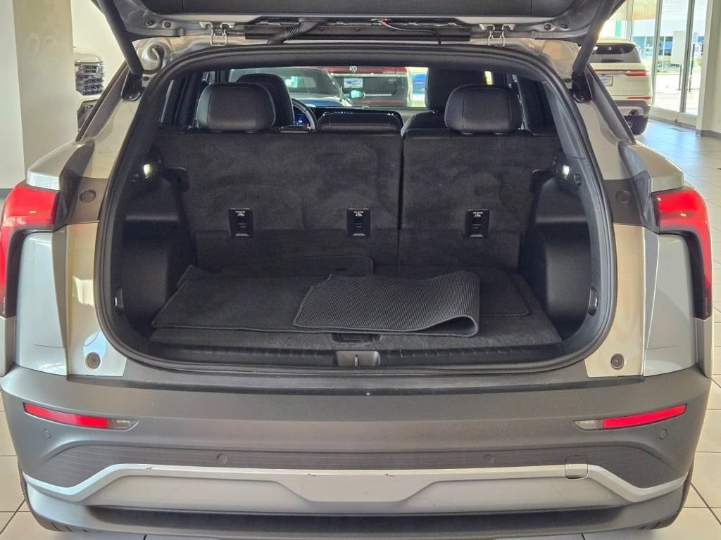 2024 Chevrolet Blazer EV LT - Photo 12