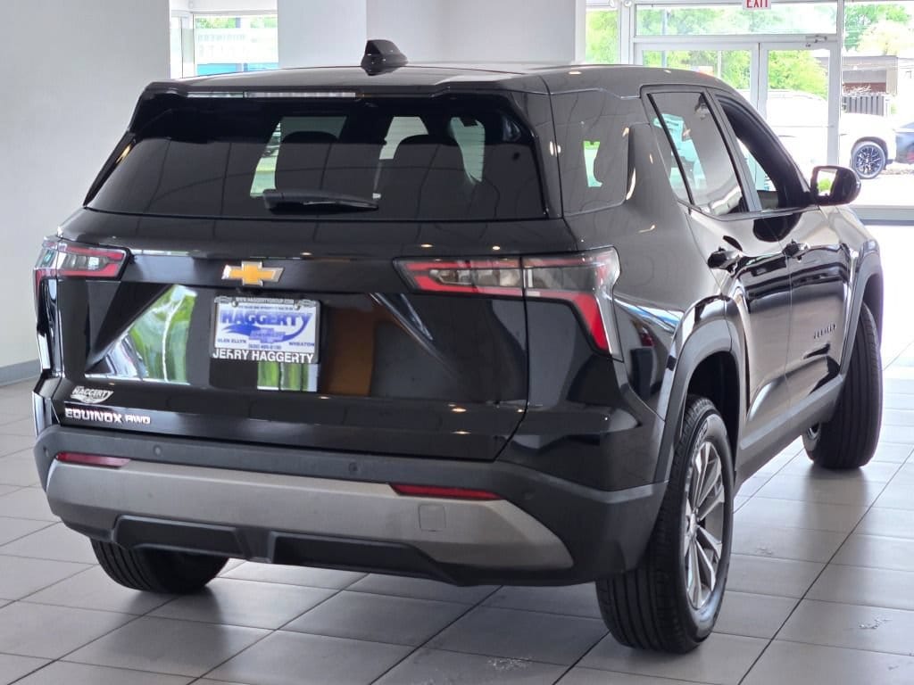 2025 Chevrolet Equinox LT - Photo 10