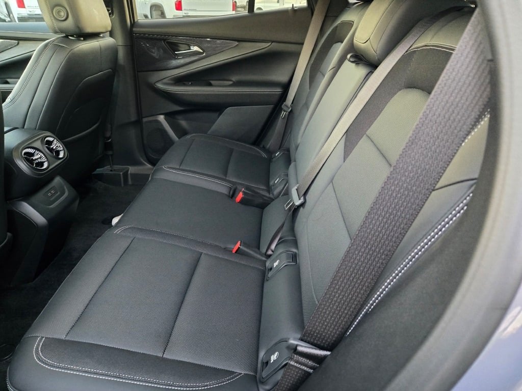 2024 Chevrolet Blazer EV LT - Photo 17