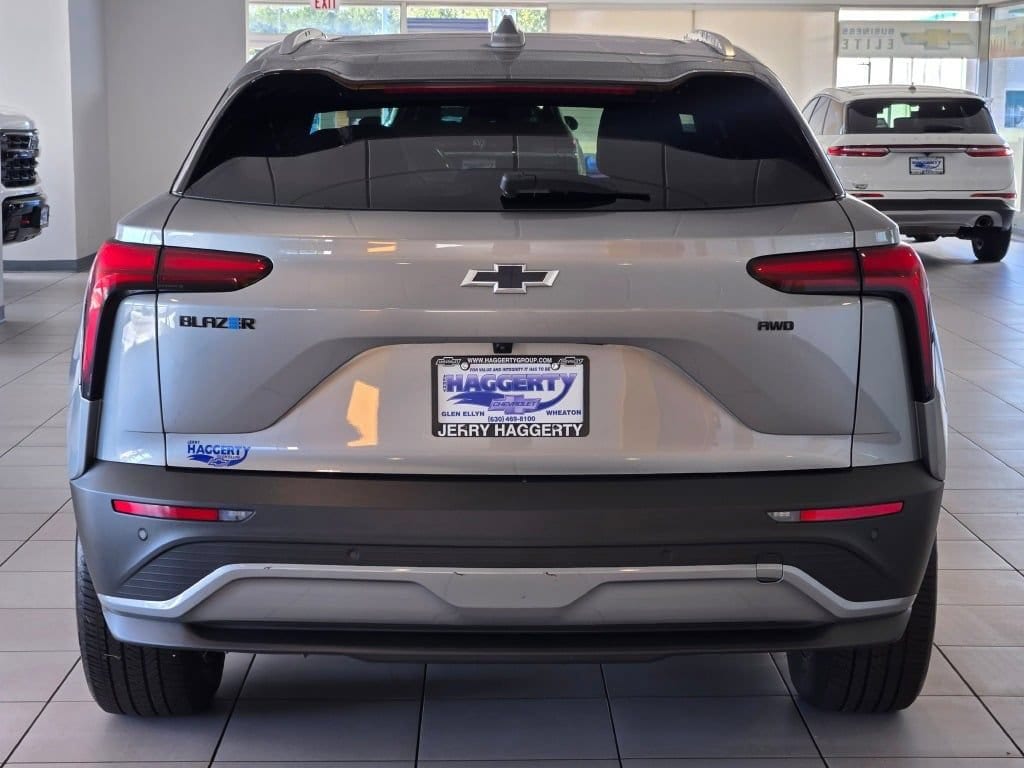 2024 Chevrolet Blazer EV LT - Photo 11