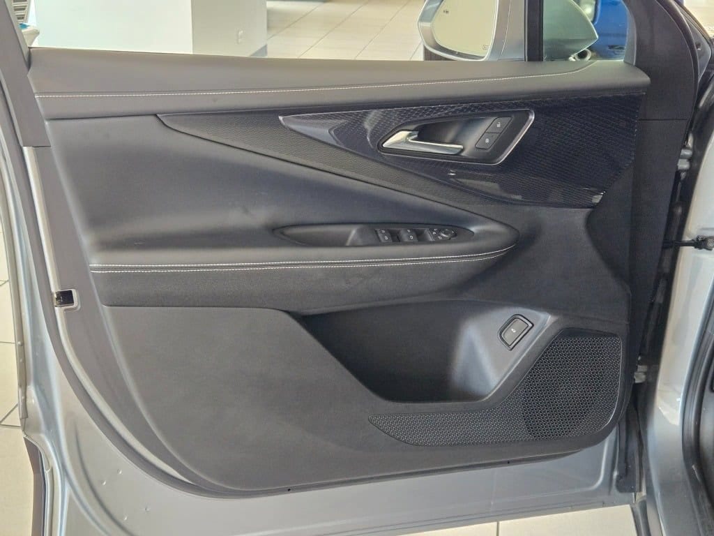 2024 Chevrolet Blazer EV LT - Photo 18