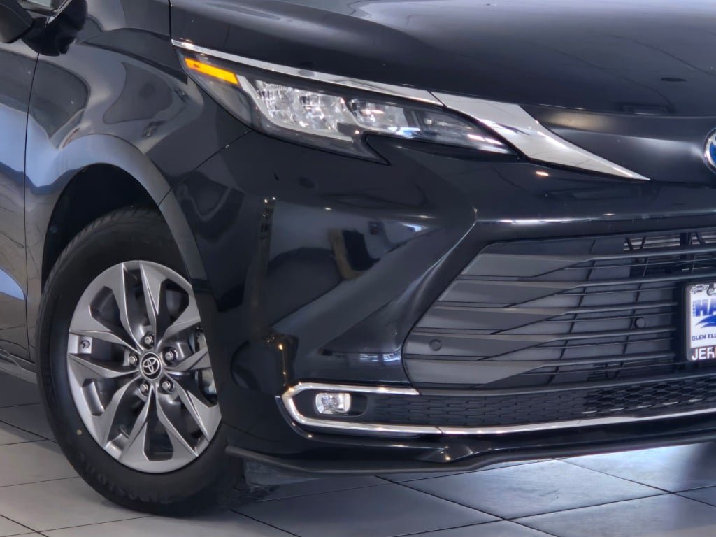 Used 2023 Toyota Sienna XLE