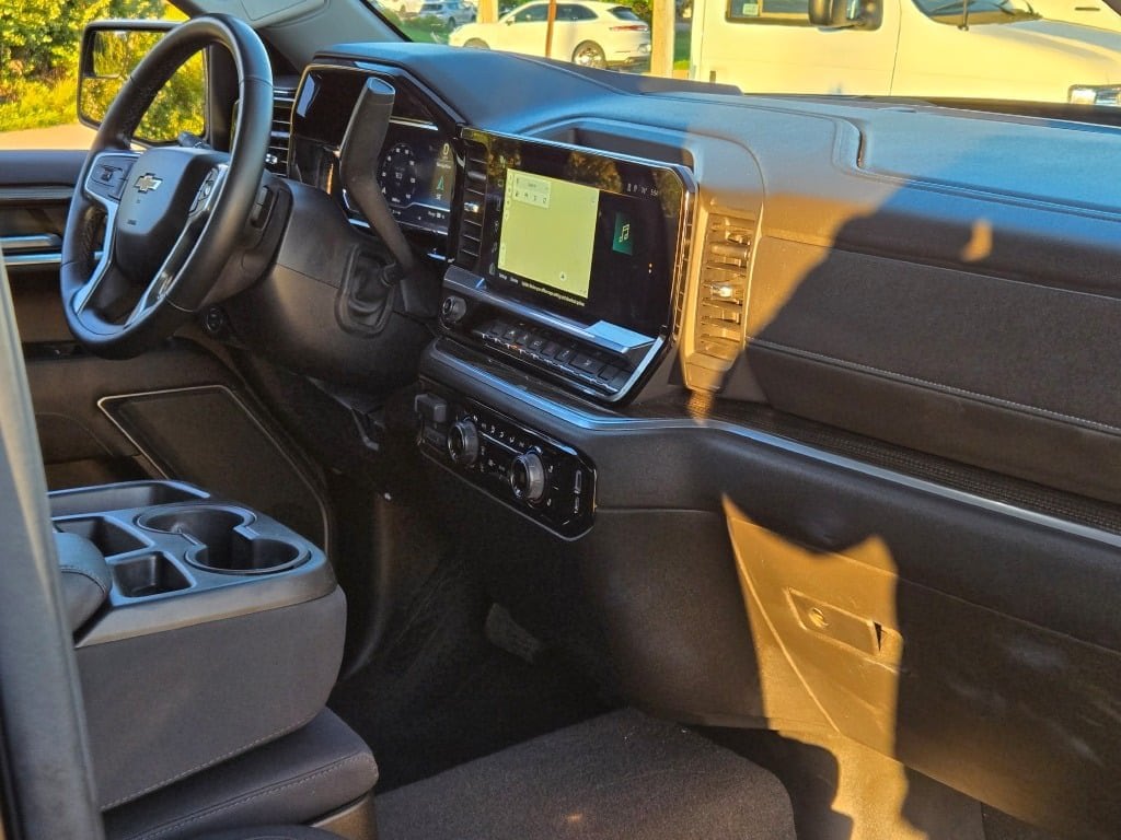 2023 Chevrolet Silverado 1500 LT - Photo 7