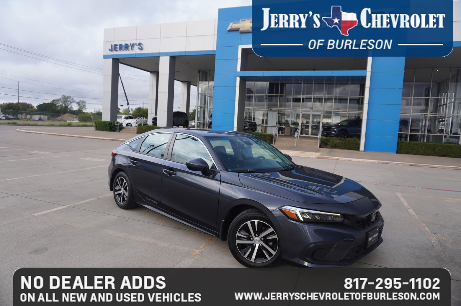 Used 2022 Honda Civic LX Hatchback