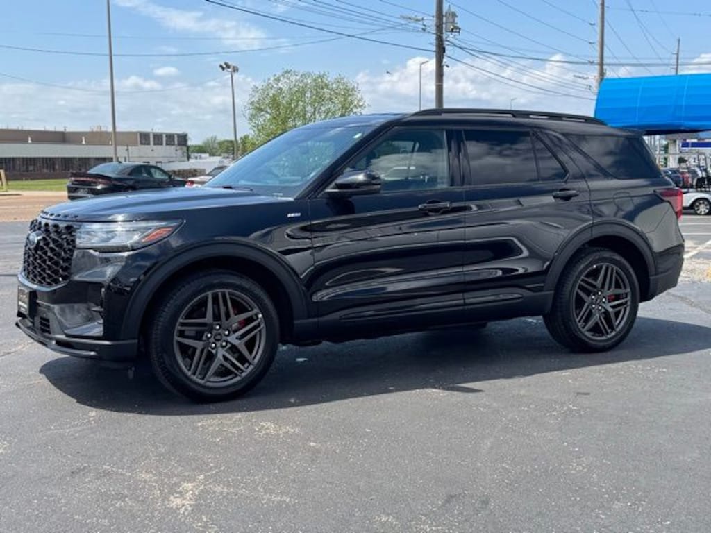 Used 2025 Ford Explorer ST-Line SUV