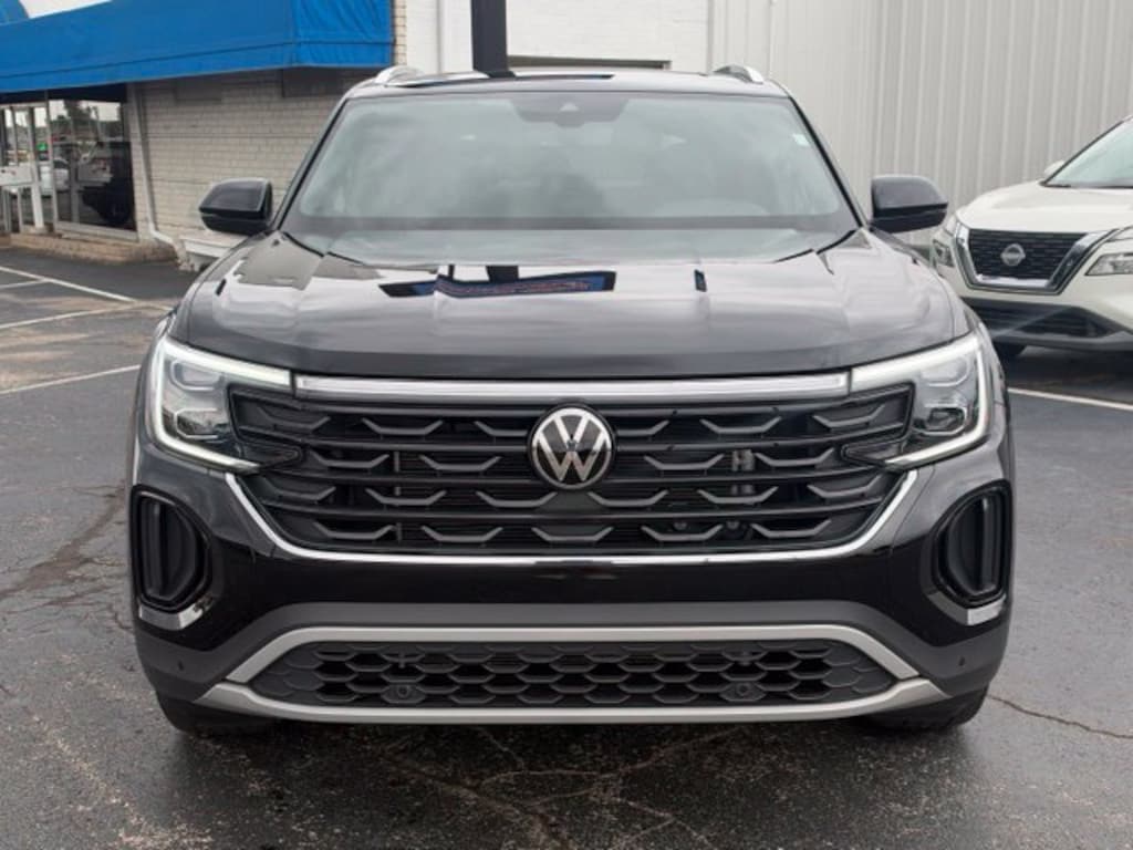 Used 2026 Volkswagen Atlas Cross Sport 2.0T SE w/Technology SUV