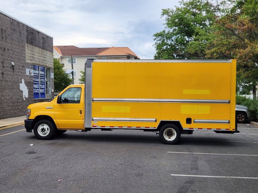 Used 2022 Ford E-350 Cutaway Base Truck