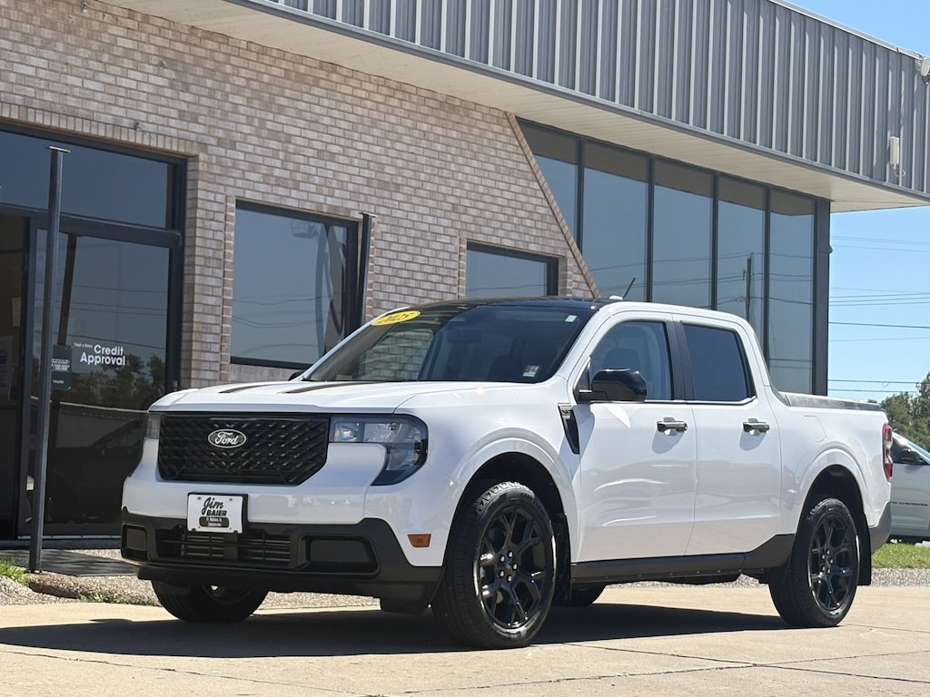 Used 2025 Ford Maverick XLT Pickup Truck