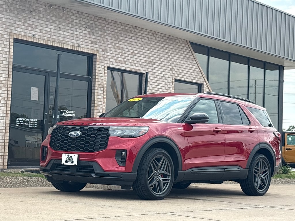 Used 2025 Ford Explorer ST-Line