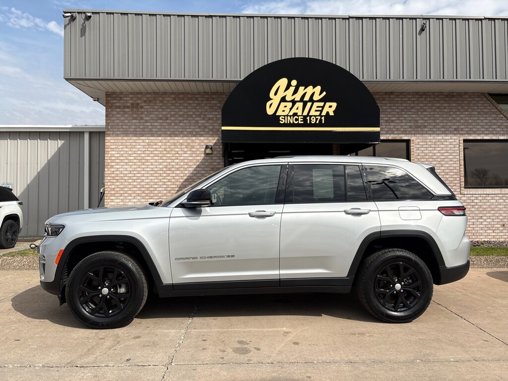 Used 2023 Jeep Grand Cherokee Limited SUV
