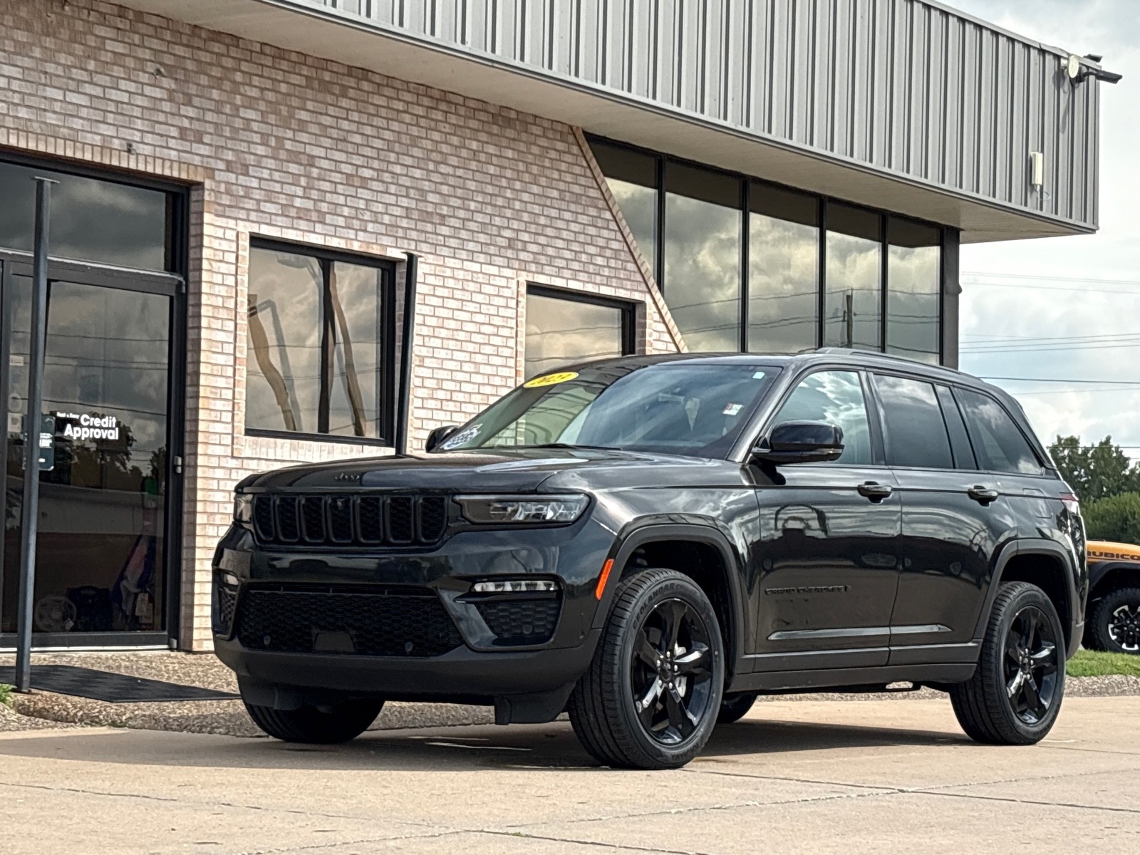 Used 2023 Jeep Grand Cherokee Limited SUV