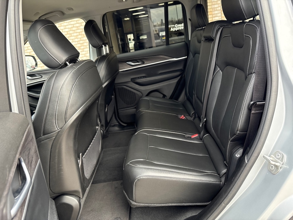Used 2023 Jeep Grand Cherokee Limited SUV