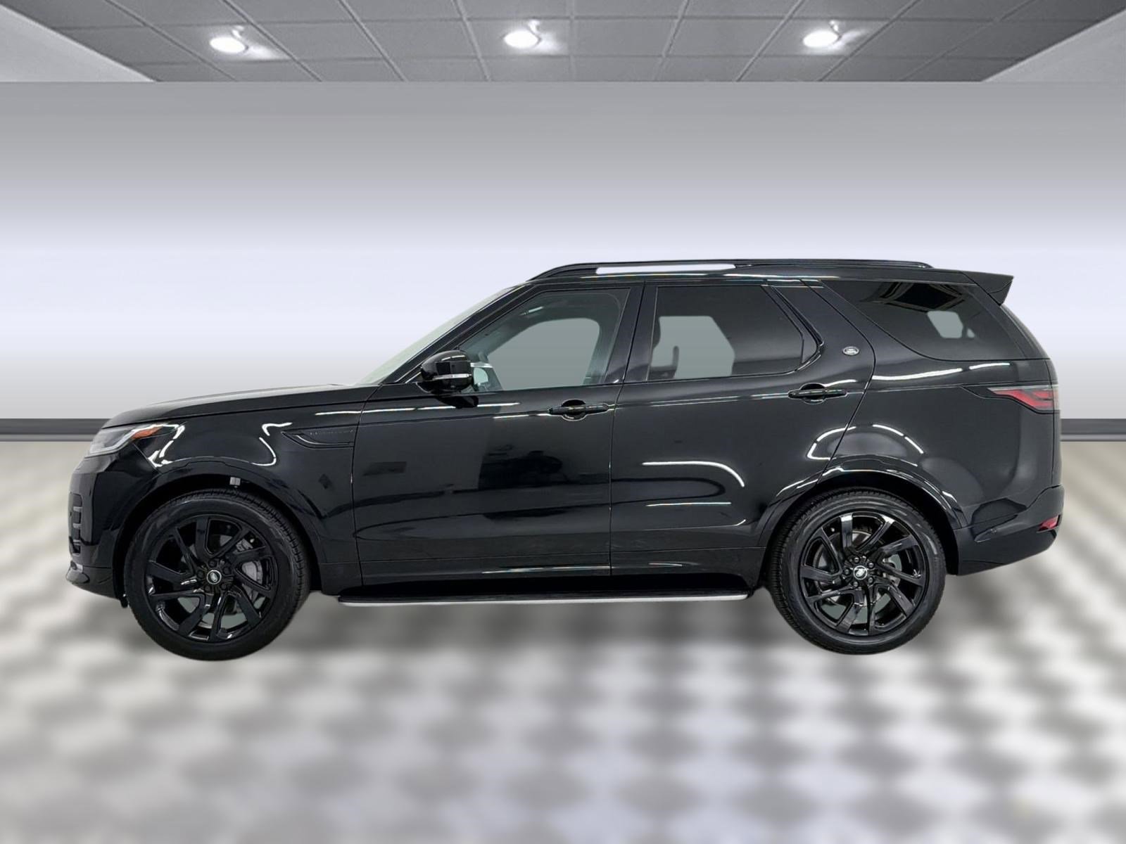 Certified 2025 Land Rover Discovery P300 Dynamic SE SUV
