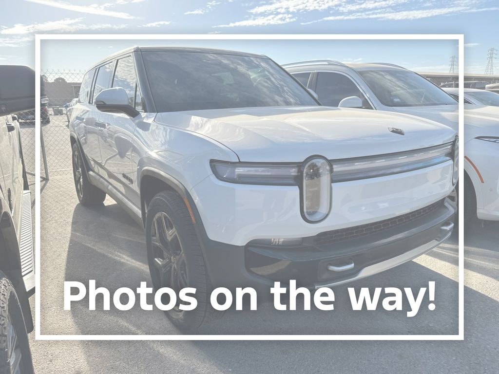 2025 Rivian R1S