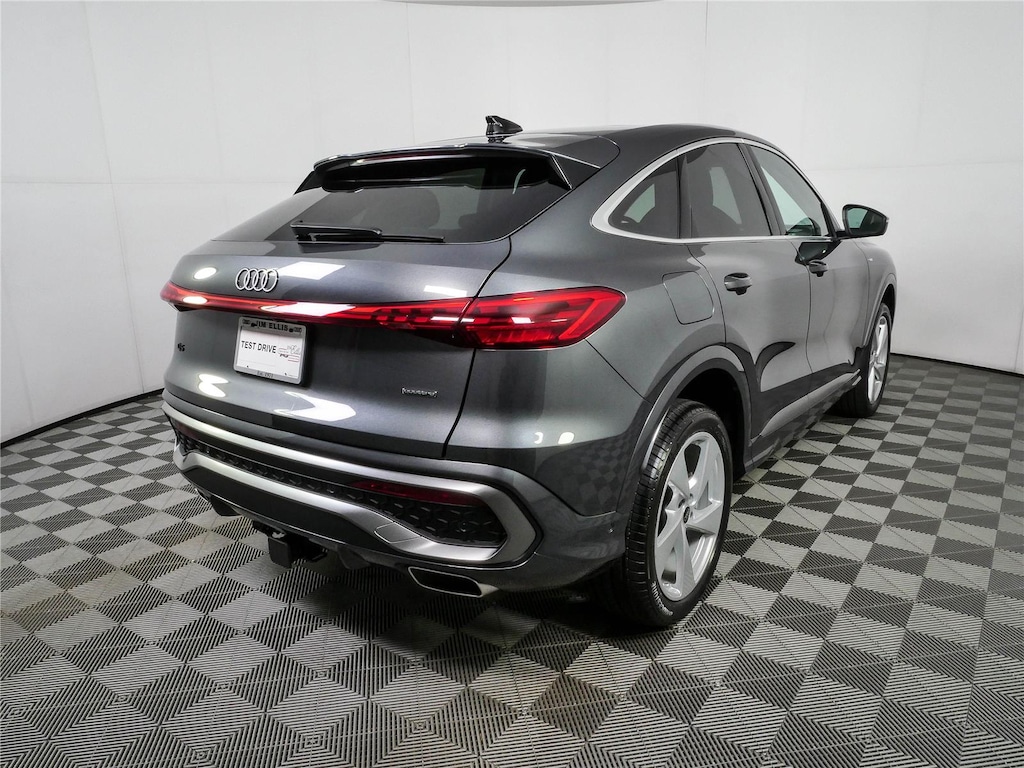 New 2026 Audi Q5 quattro Sportback