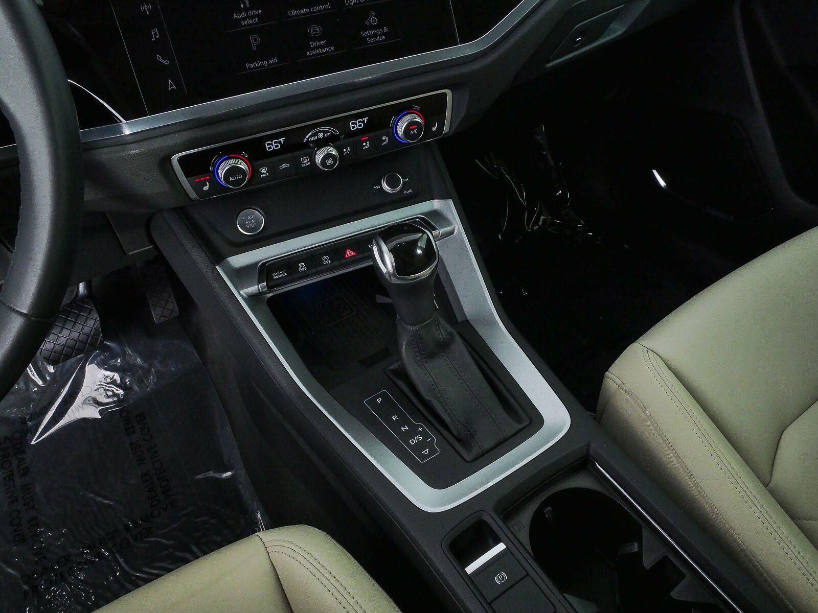 2020 Audi Q3 S Line Prestige - Photo 15
