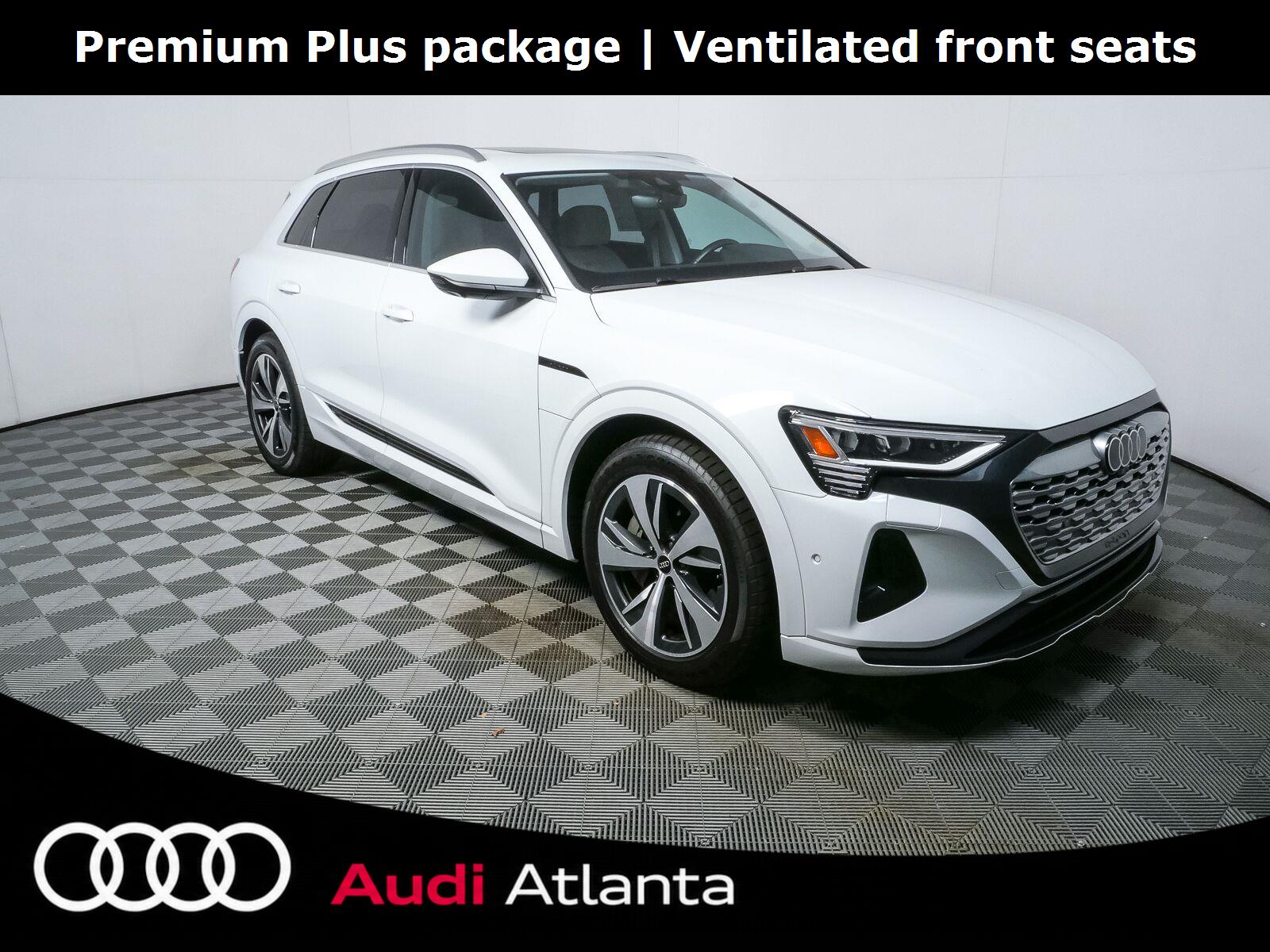  Audi Q8 e-tron