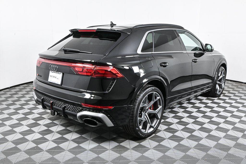 New 2026 Audi RS Q8 4.0T performance SUV
