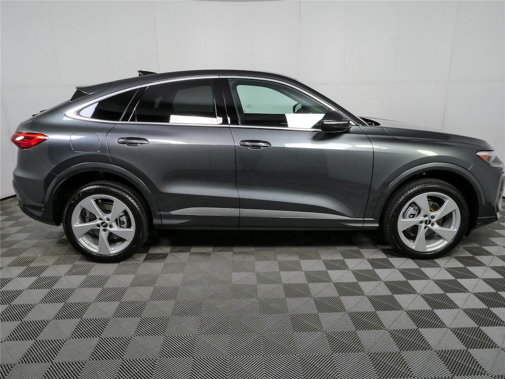 New 2026 Audi Q5 quattro Sportback