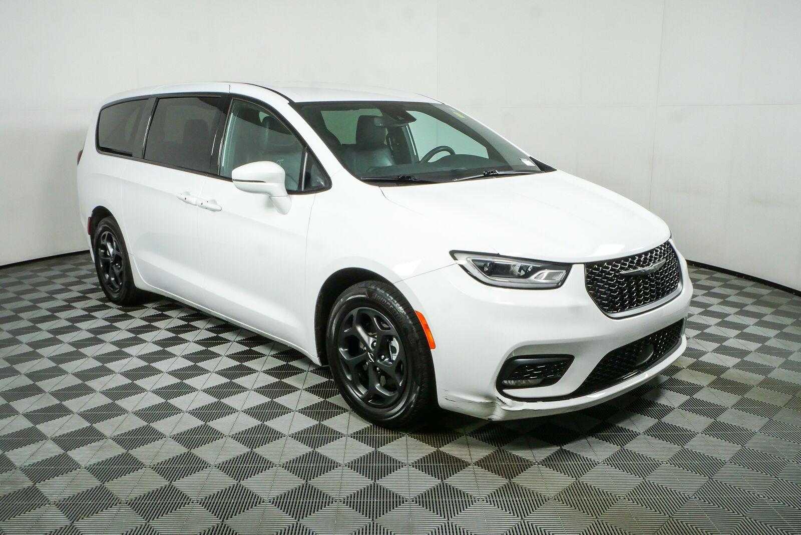 Used 2022 Chrysler Pacifica Hybrid Touring L Van