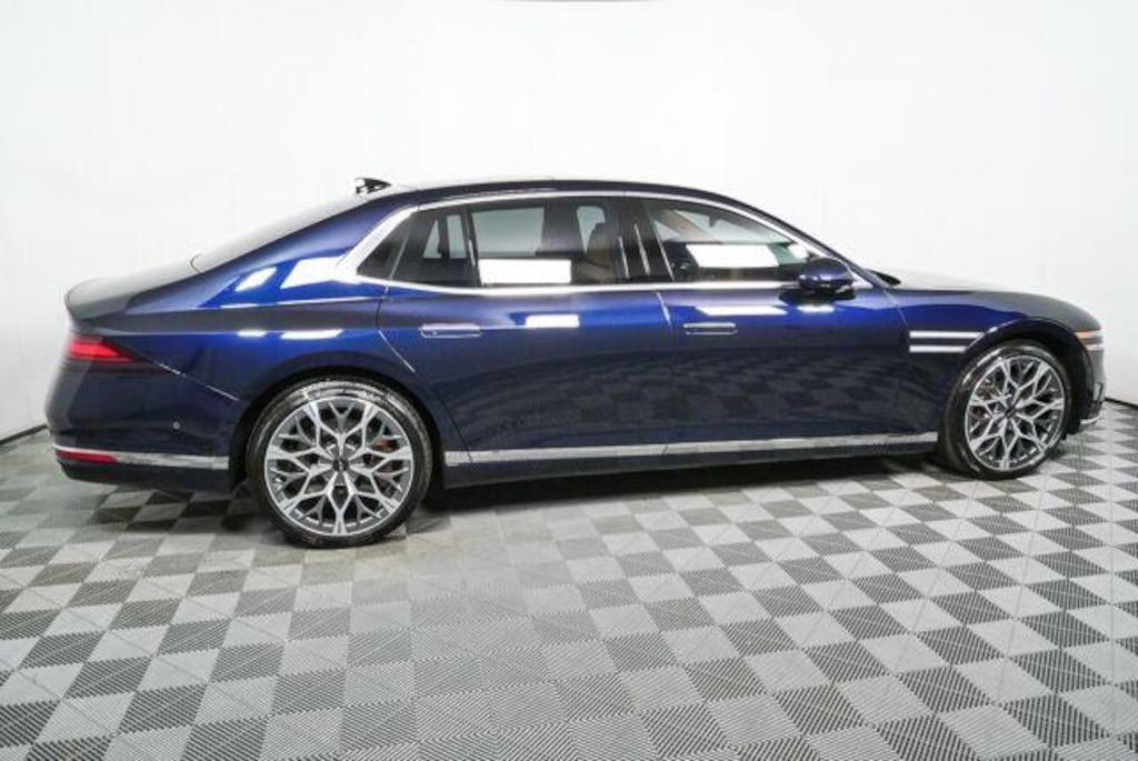 New 2026 Genesis G90 Sedan