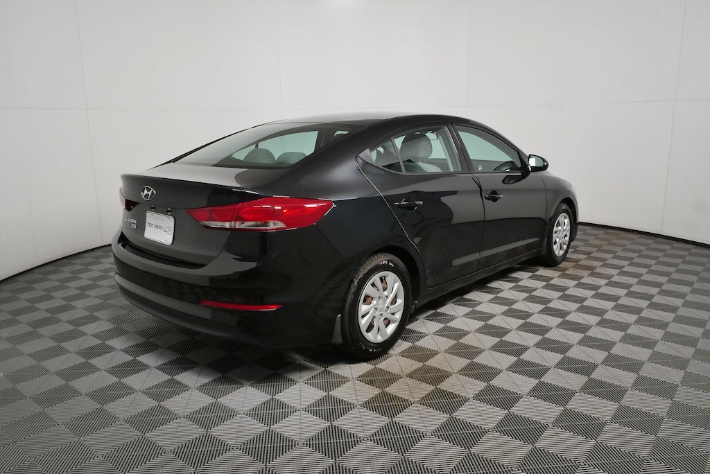 Used 2018 Hyundai Elantra SE Sedan