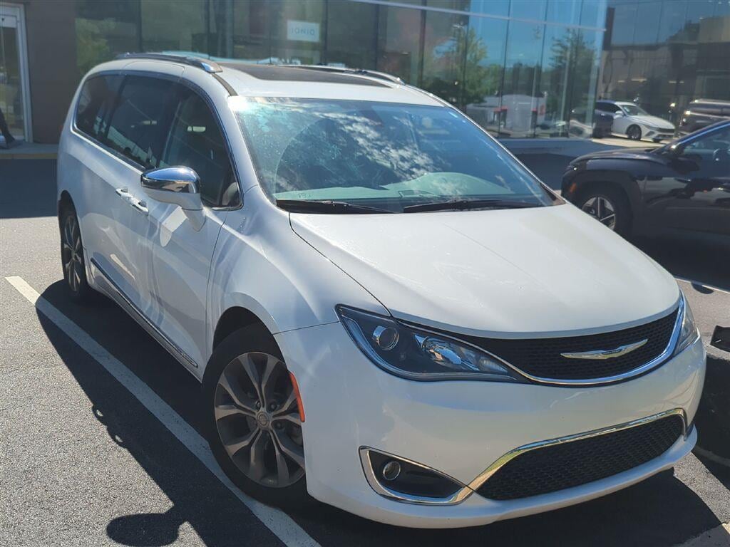 Used 2017 Chrysler Pacifica Limited Van