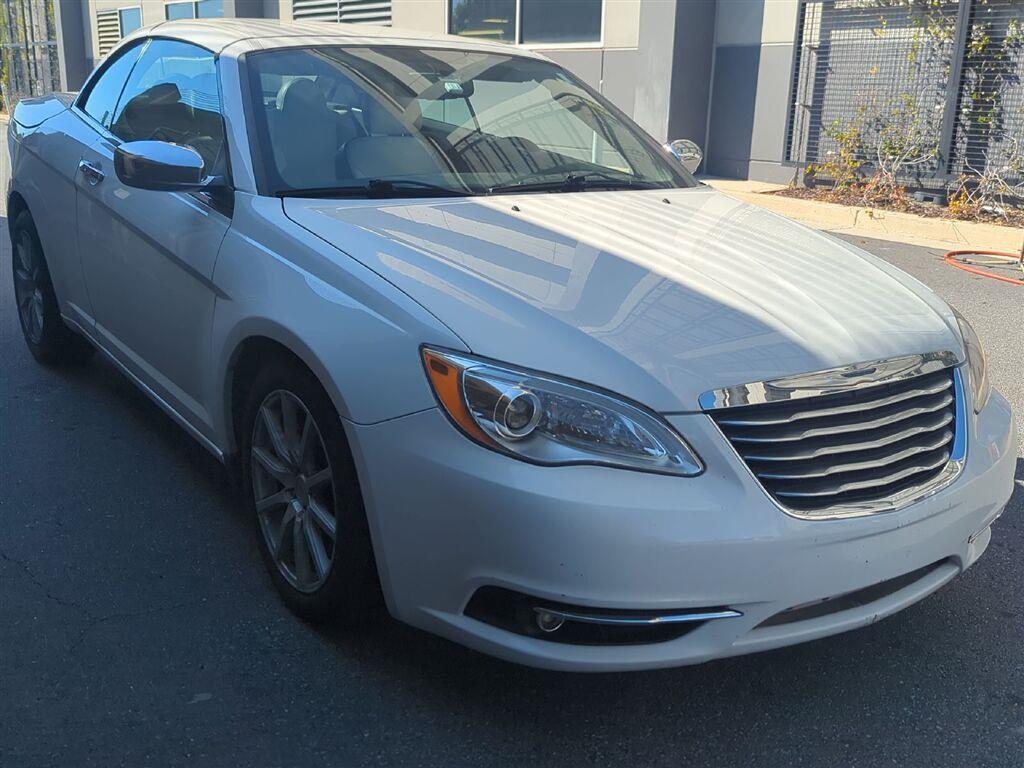 2013 Chrysler 200 Limited