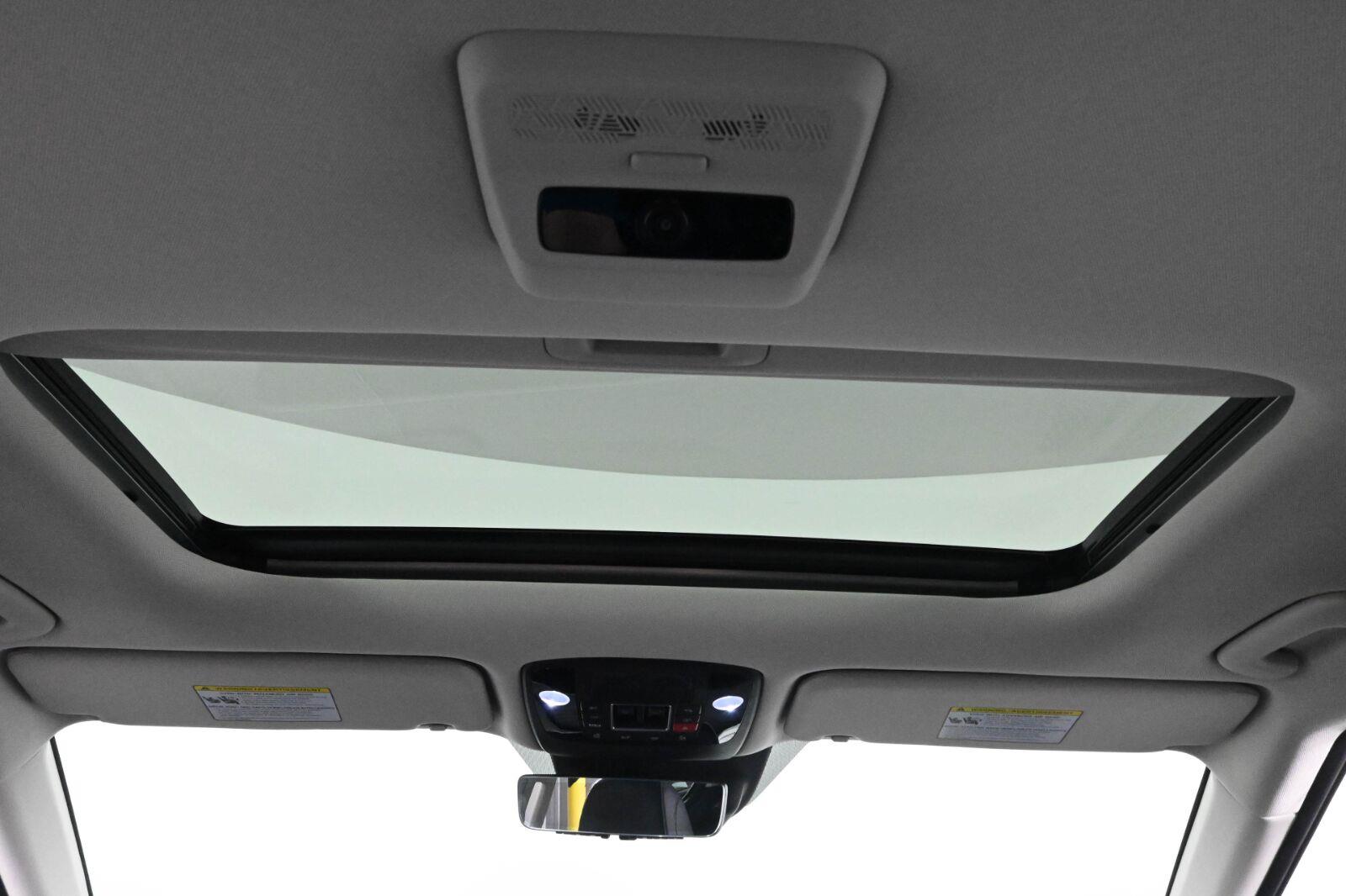 New 2027 Kia Carnival Hybrid SX Prestige Van