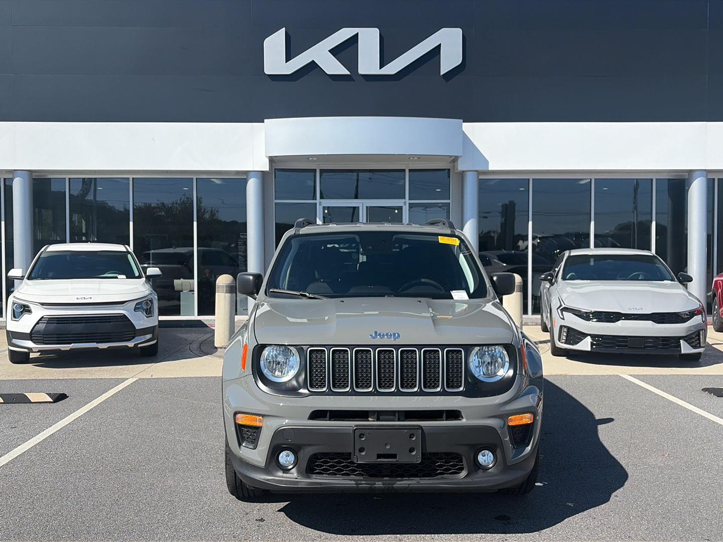Used 2022 Jeep Renegade Latitude SUV