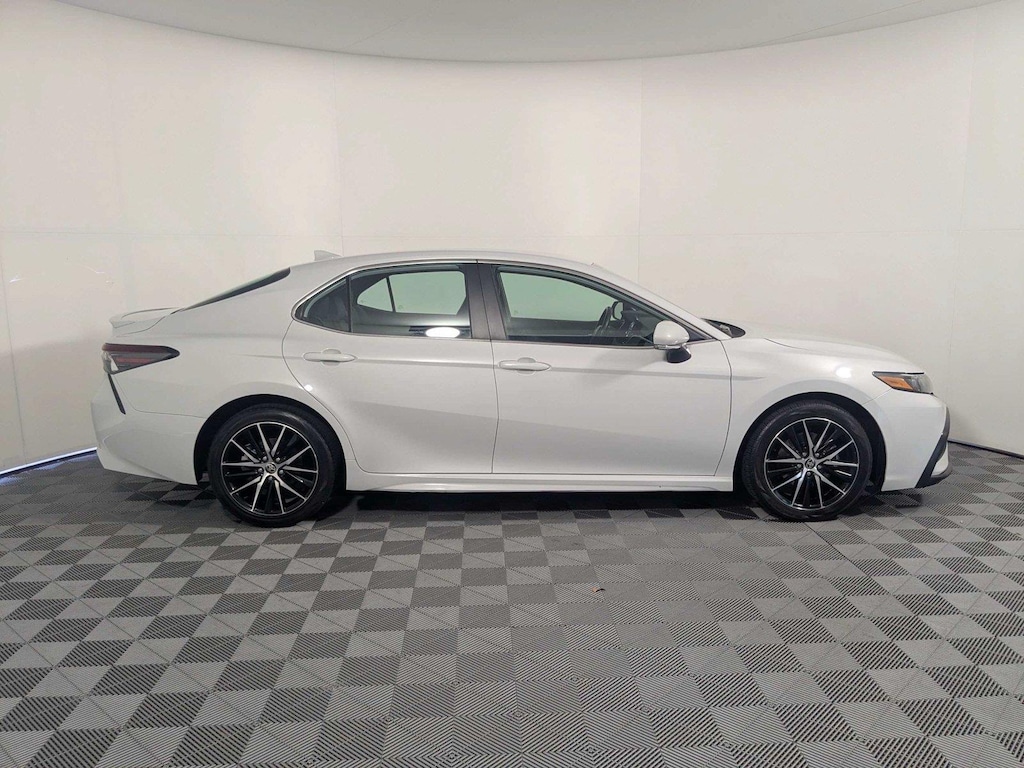 Used 2024 Toyota Camry SE Sedan