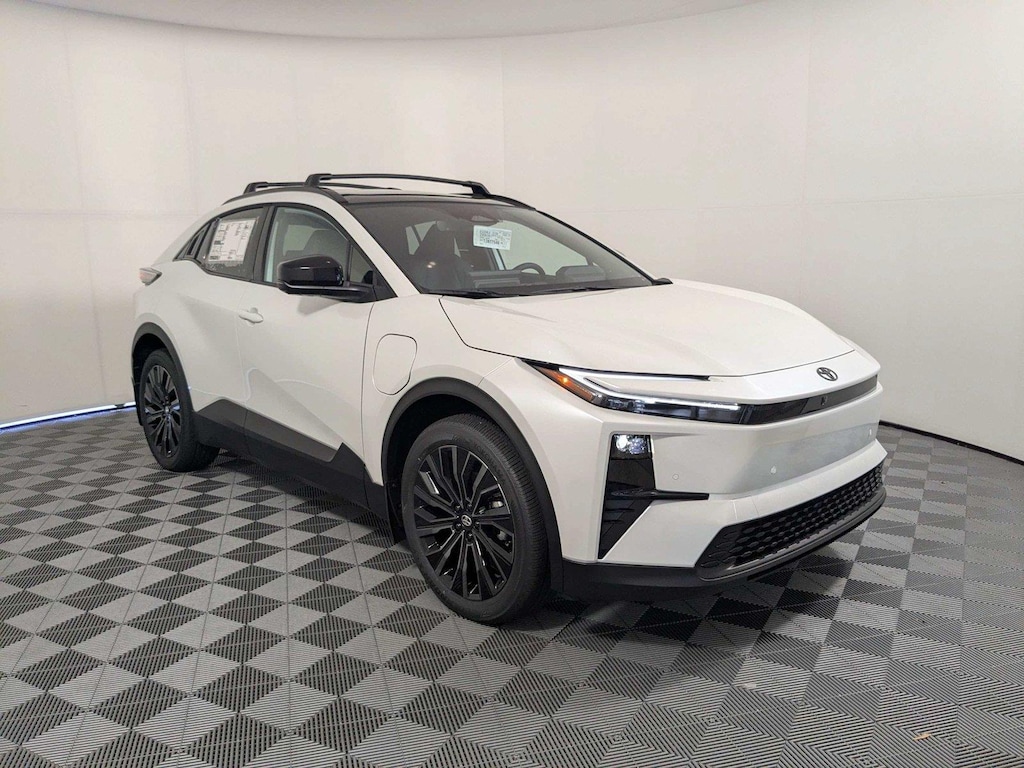 New 2026 Toyota C-HR XSE SUV