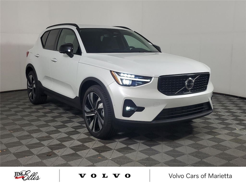 New 2026 Volvo XC40 B5 Plus SUV