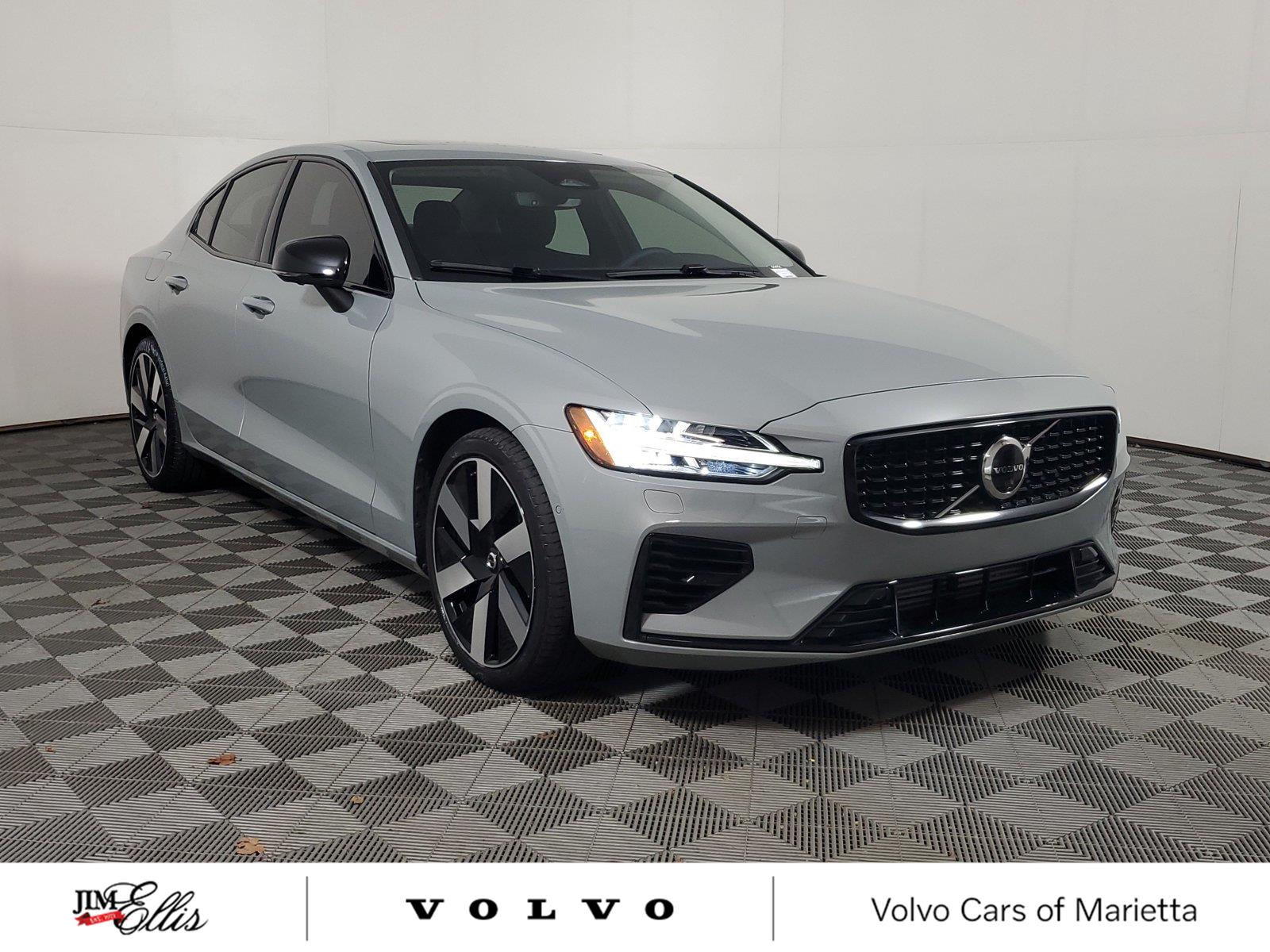 2024 Volvo S60 Recharge Plug-In Hybrid