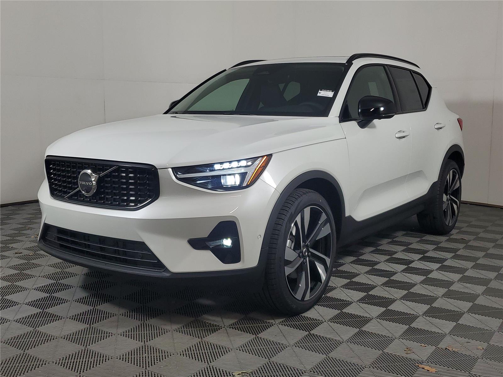 New 2026 Volvo XC40 B5 Plus SUV