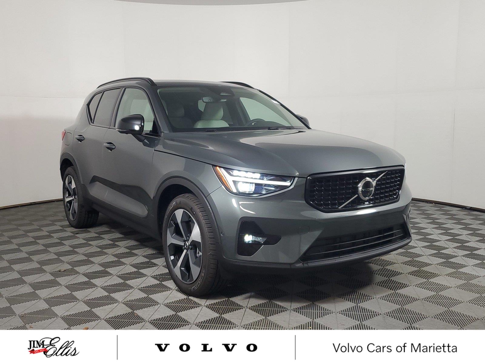New 2026 Volvo XC40 B5 Plus SUV