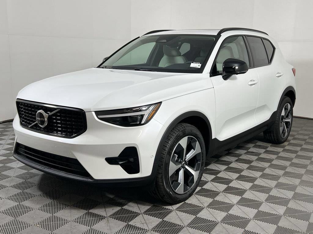 Used 2026 Volvo XC40 B5 Plus SUV