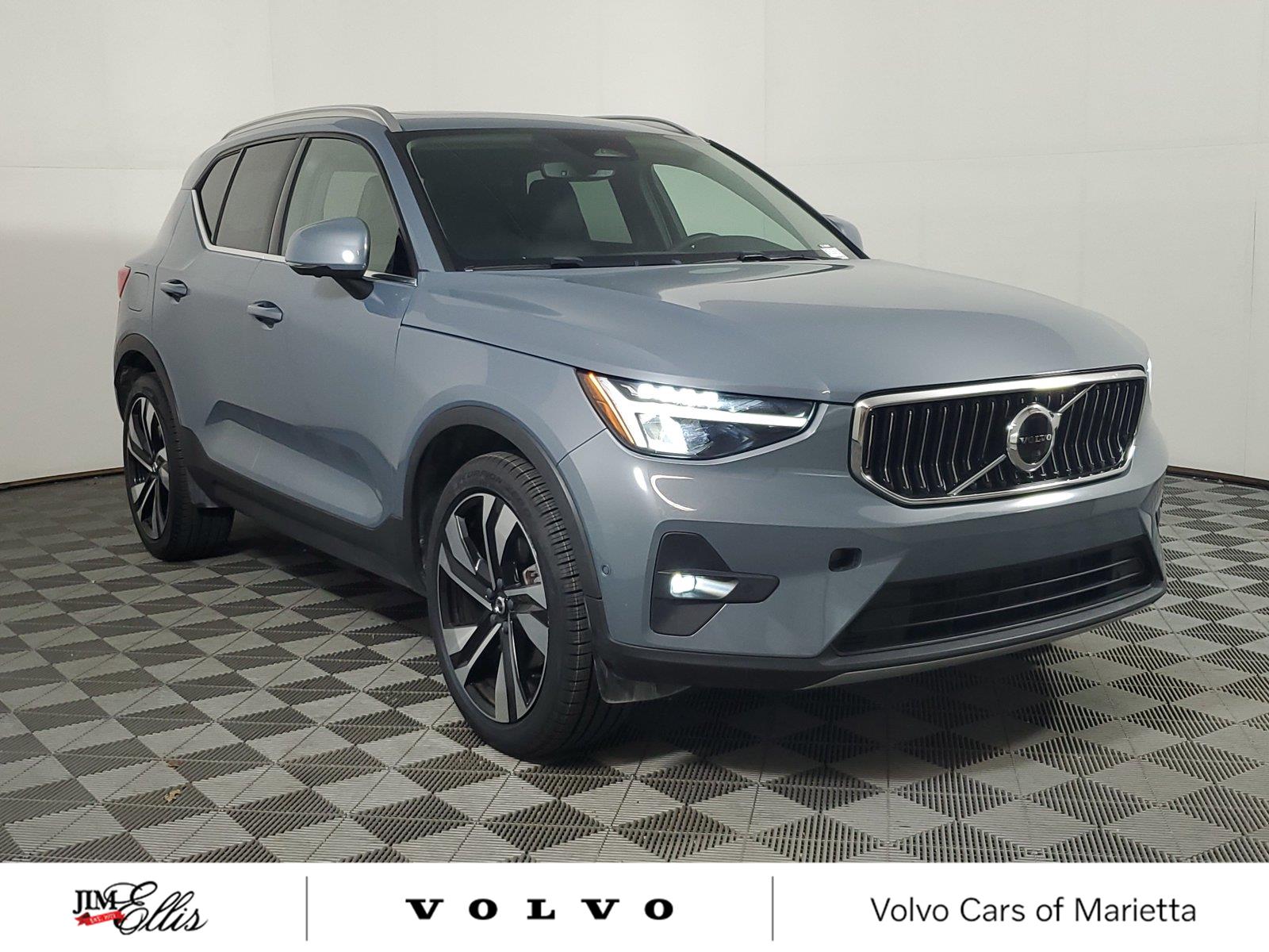 2023 Volvo XC40