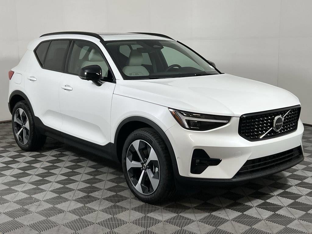Used 2026 Volvo XC40 B5 Plus SUV