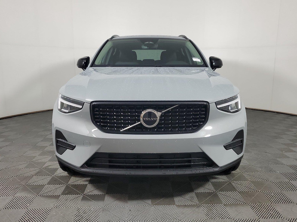 Used 2026 Volvo XC40 B5 Core SUV