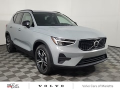 2026 Volvo XC40 B5 Core SUV
