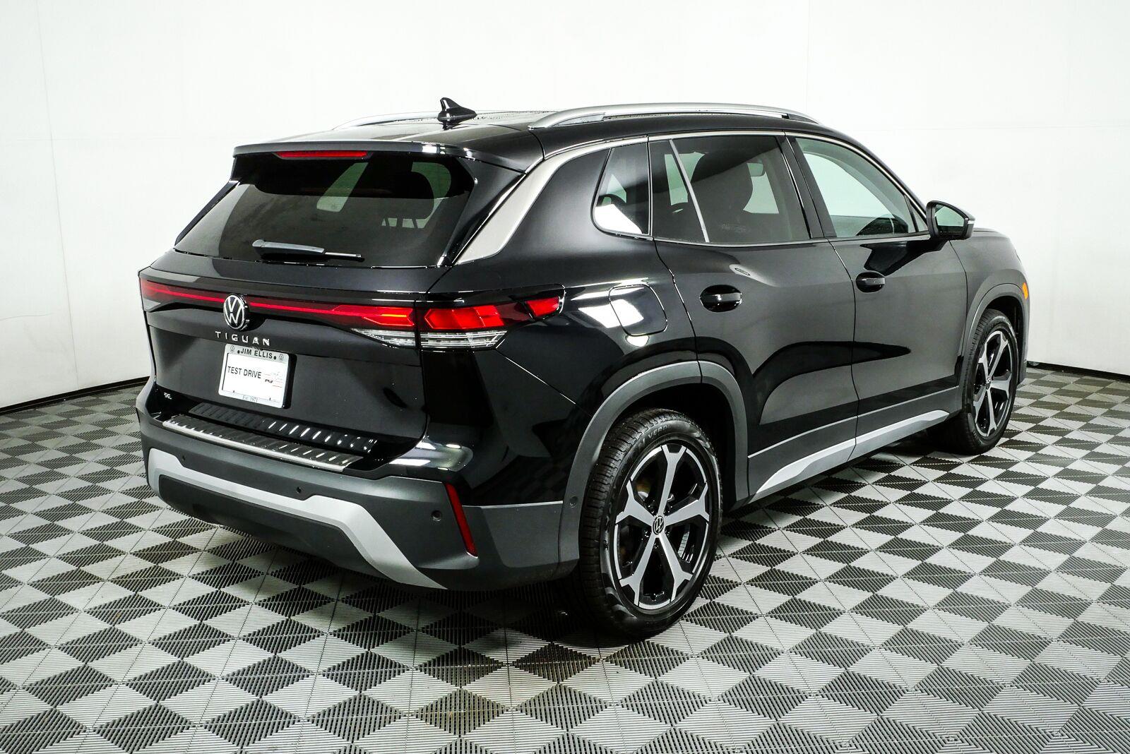 New 2026 Volkswagen Tiguan SE SUV