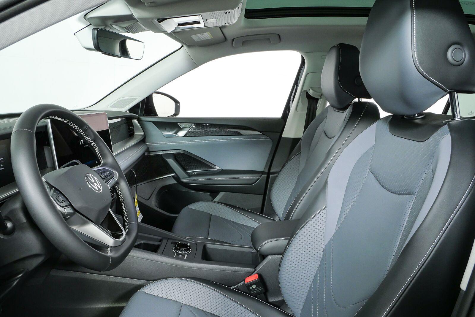 New 2026 Volkswagen Tiguan SE SUV