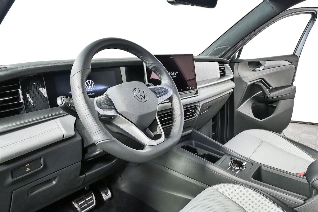 New 2026 Volkswagen Tiguan SE R-Line Black SUV