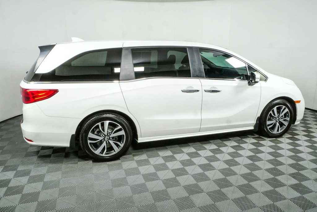 Used 2024 Honda Odyssey Touring Van