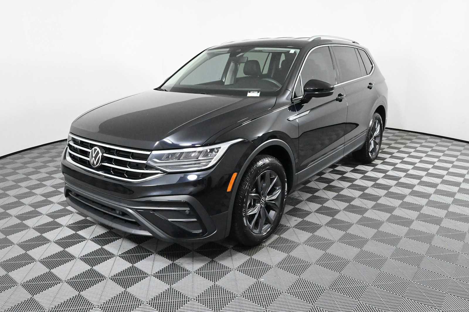 Certified 2023 Volkswagen Tiguan SE SUV