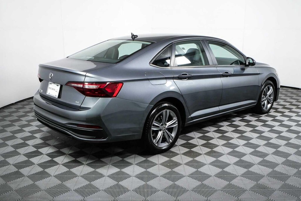 Certified 2024 Volkswagen Jetta SE Sedan