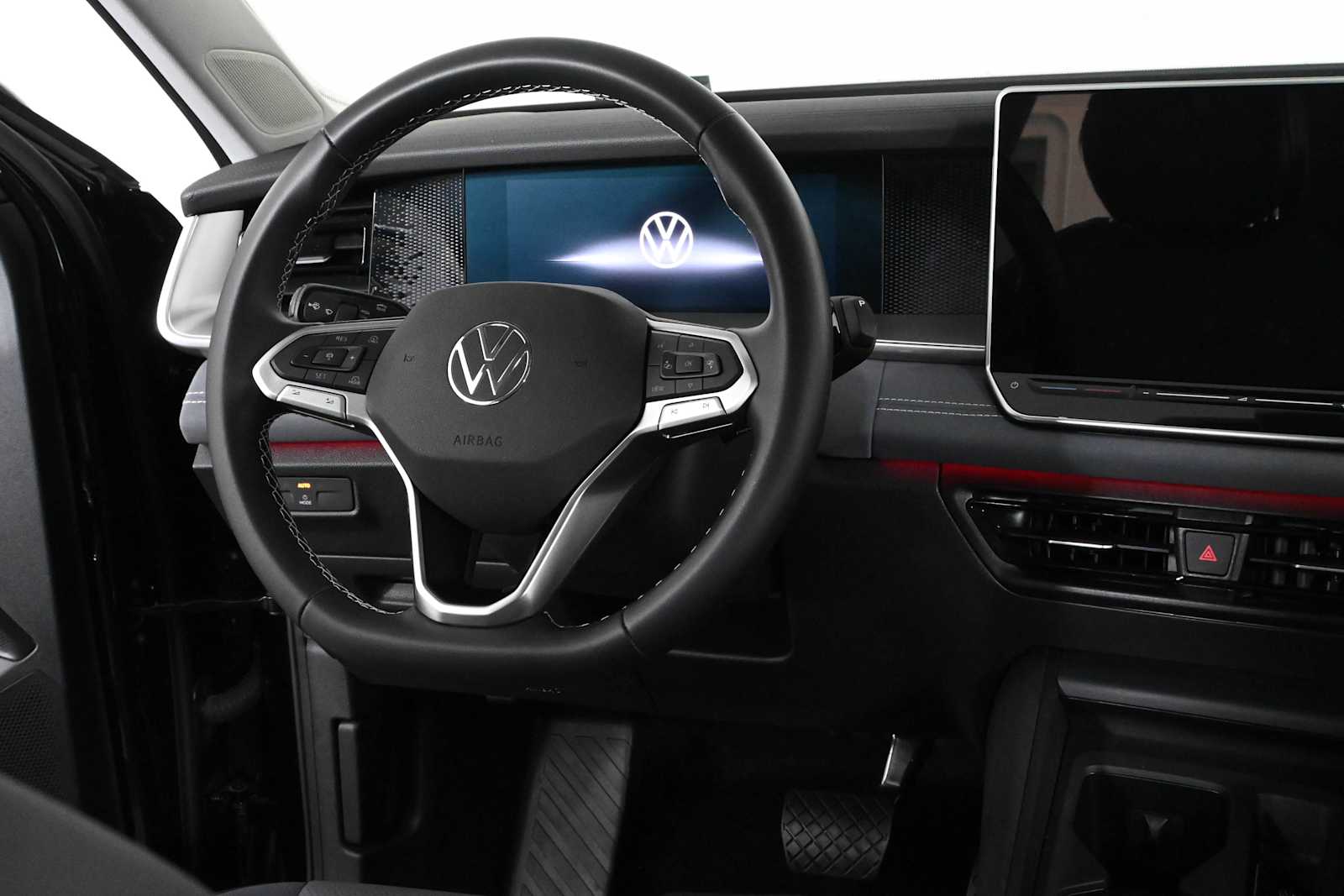 New 2026 Volkswagen Tiguan SE SUV